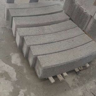 长治芝麻白弧形路牙石